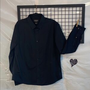 Haggar Men's Black Long-Sleeve Button-Up Shirt